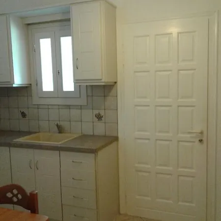 Elpidas Apartment *
